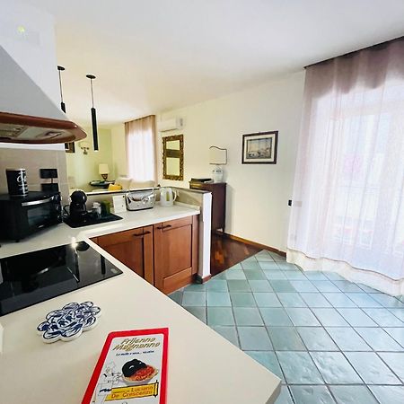 Re Gallo Luxury Apartment Plebiscito In Via Chiaia نابولي المظهر الخارجي الصورة
