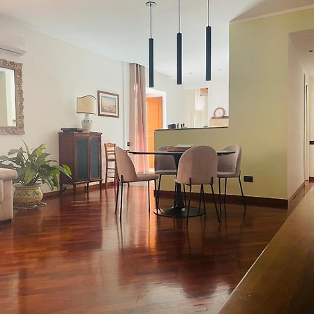 Re Gallo Luxury Apartment Plebiscito In Via Chiaia نابولي المظهر الخارجي الصورة