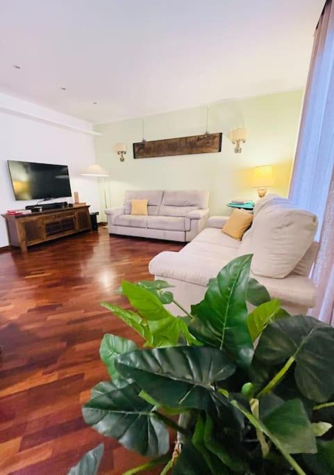 Re Gallo Luxury Apartment Plebiscito In Via Chiaia نابولي المظهر الخارجي الصورة