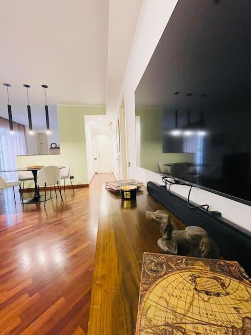 Re Gallo Luxury Apartment Plebiscito In Via Chiaia نابولي المظهر الخارجي الصورة