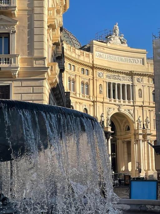 Re Gallo Luxury Apartment Plebiscito In Via Chiaia نابولي المظهر الخارجي الصورة